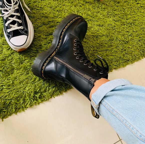 Dr Martens Jadon Hi Platform Boots - Picture 2 of 5